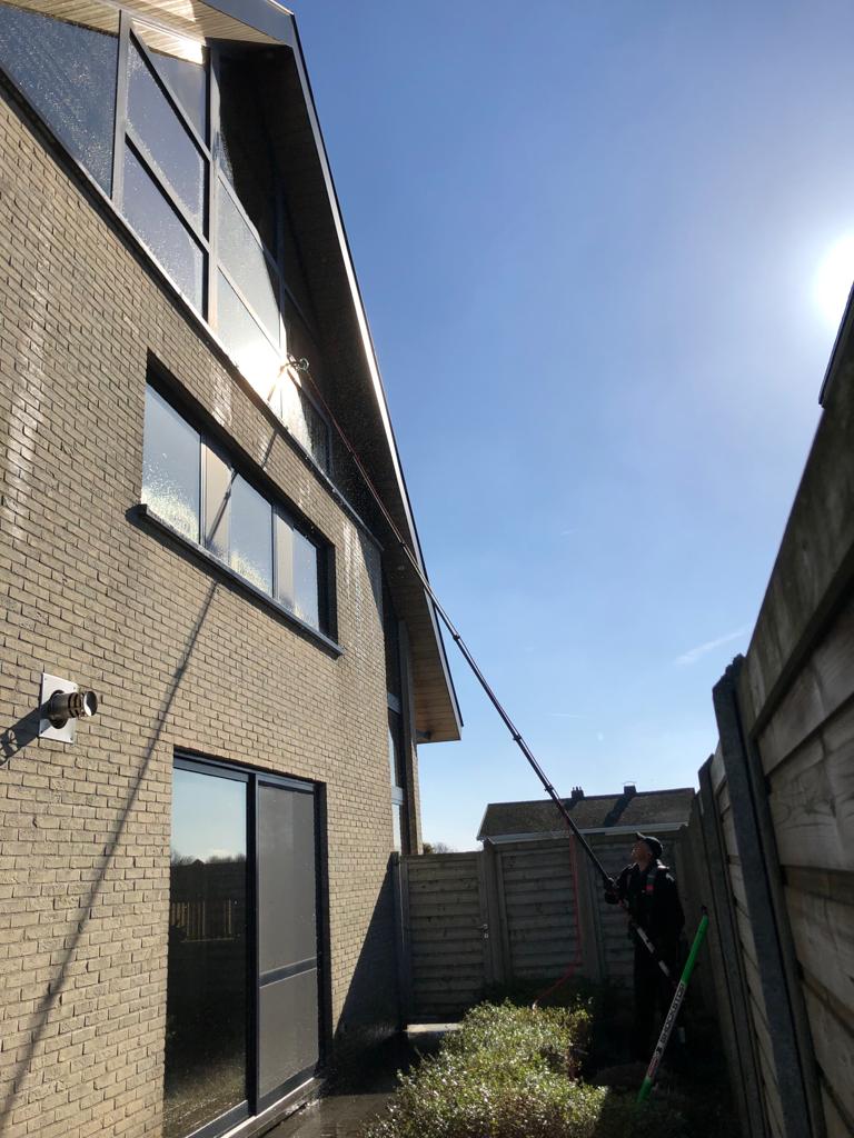 Professionele ramenreiniging in de regio Bredene